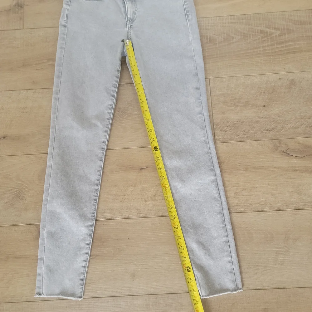 ​GAP Women's Graystone Jegging Mid-Rise Raw Hem Gray Skinny Stretch Jeans 26/2